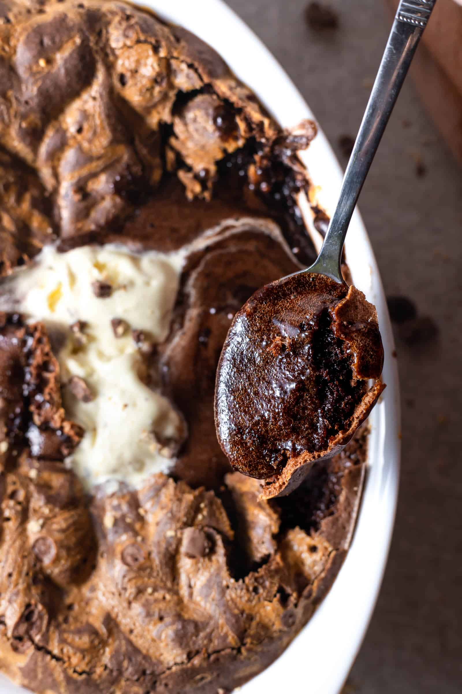 a close up spoonful of peanut butter brownie pudding