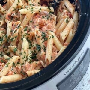 slow cooker creamy tuscan chicken pasta