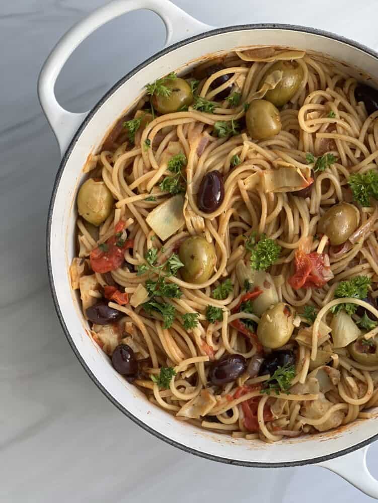 one pot greek spaghetti