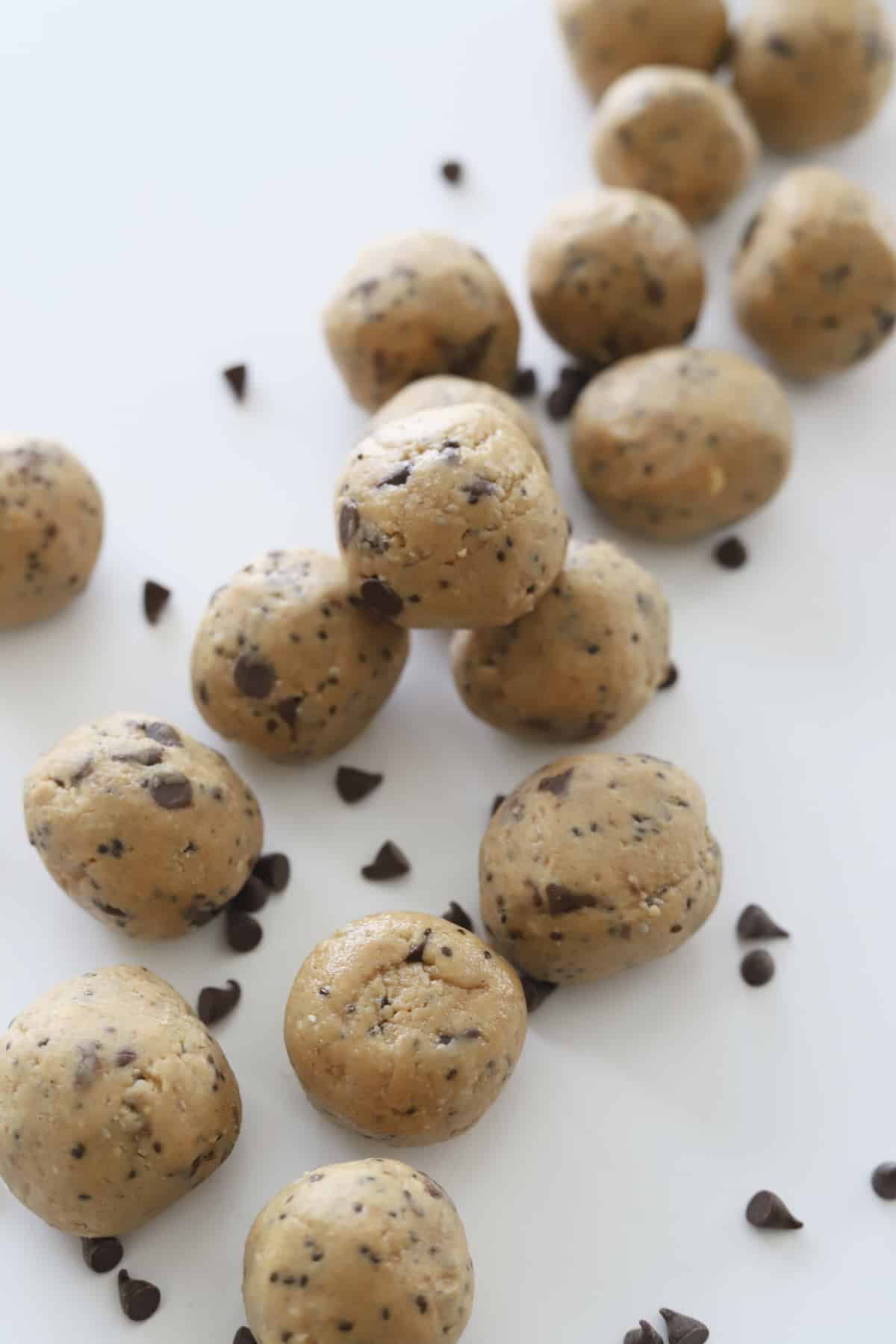 Peanut Butter Protein Balls - All Day I Dream About Food