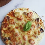 Naan bread feta cheese pizza.