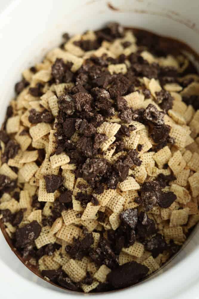 Slow Cooker Puppy Chow – Cookies and Cream