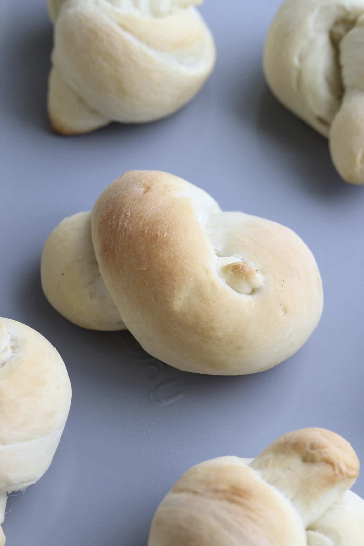 baked garlic knots