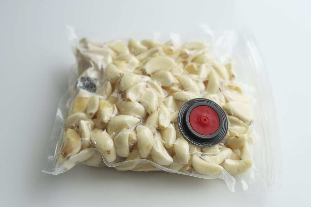 vacuum sealed garlic cloves