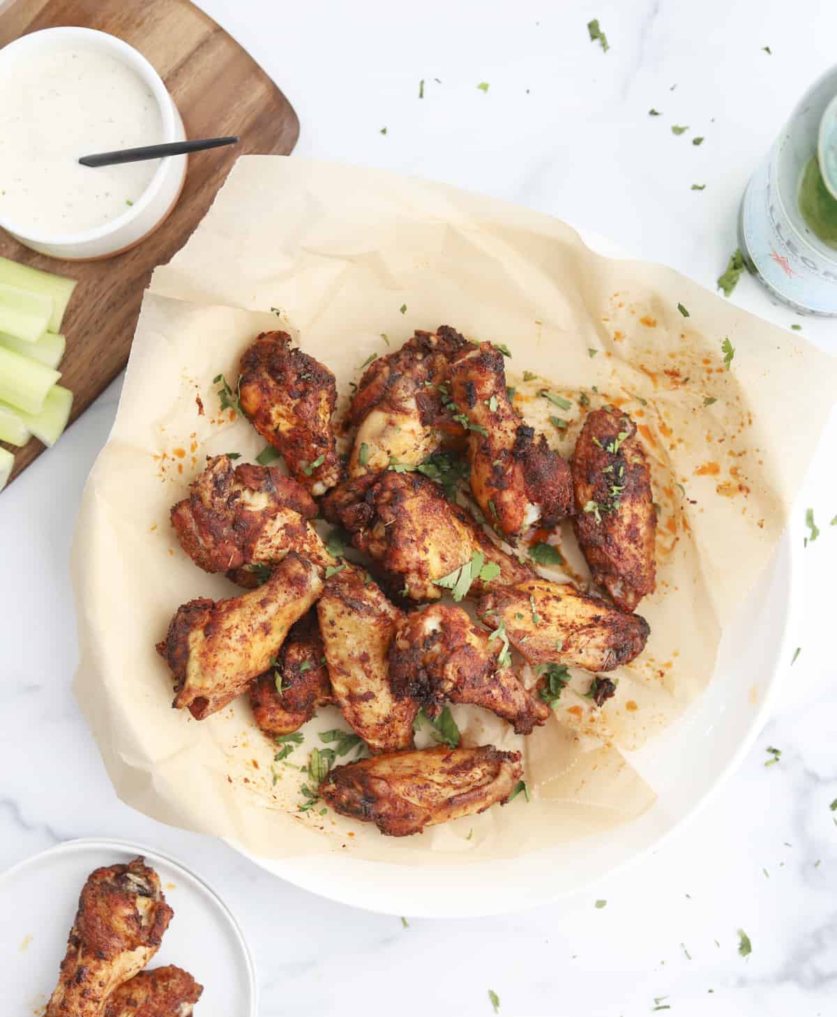 a plate of crispy air fryer chicken wings