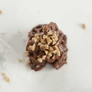 a slow cooker chocolate covered pretzel