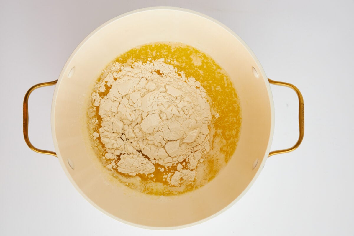 Flour in a pot of melted butter.
