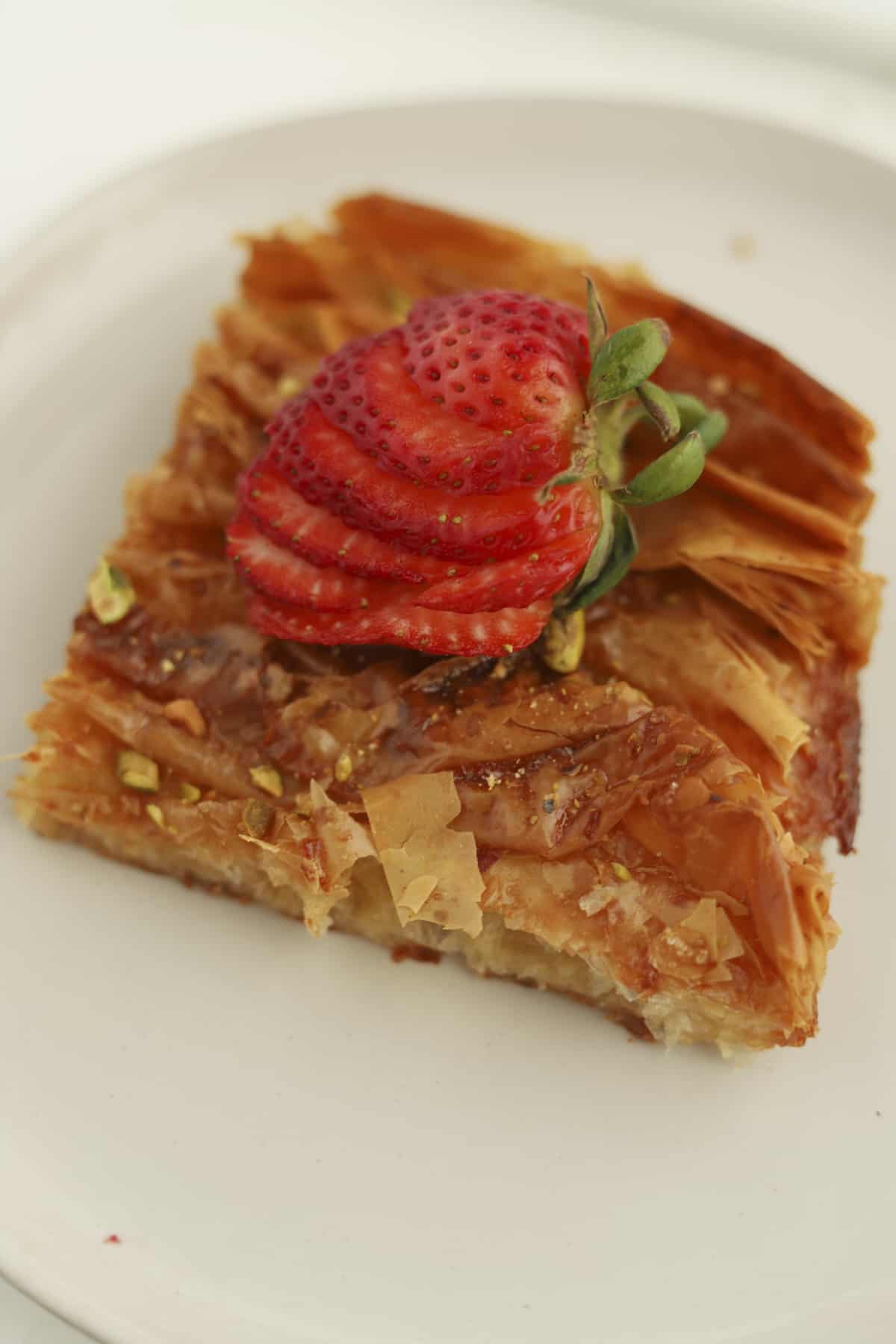 crinkle phyllo in a plate with strawberries