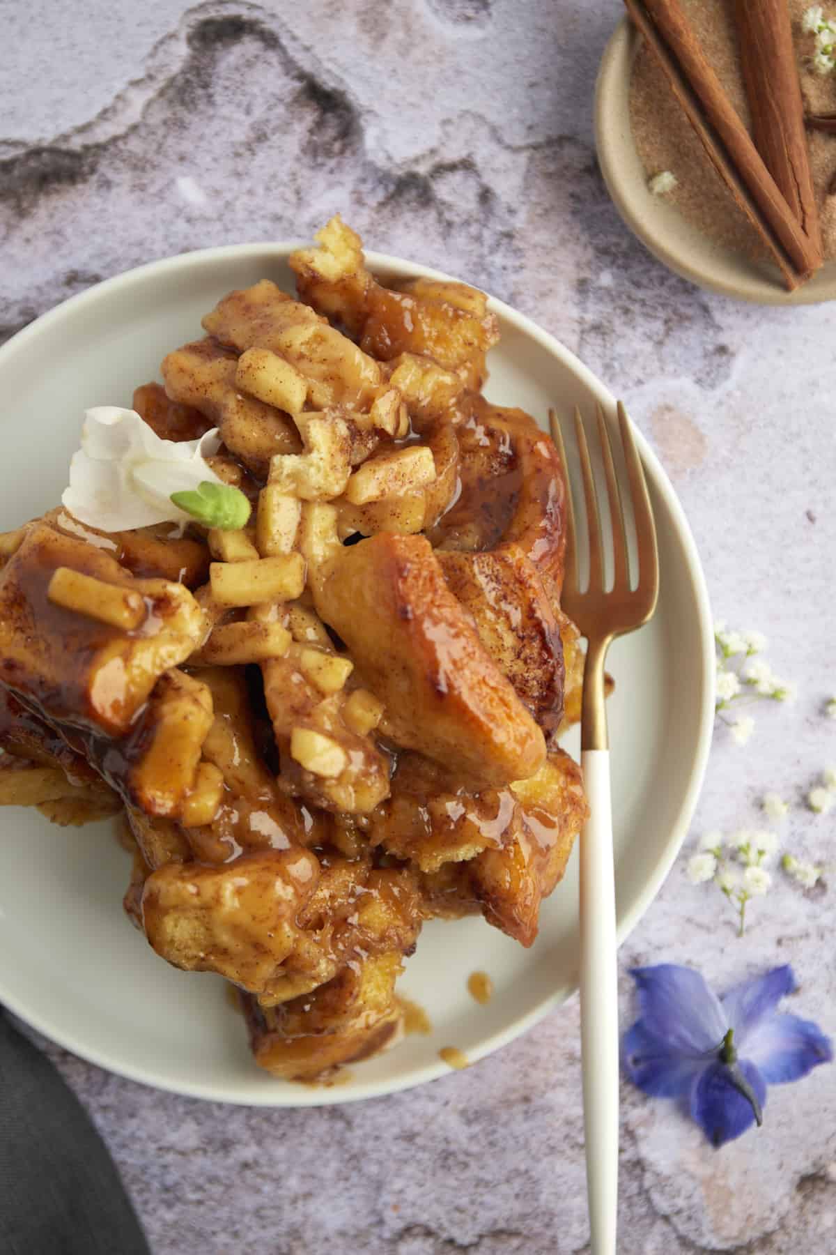 Apple Caramel Cinnamon Rolls