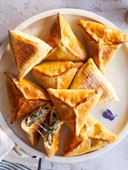 Baked fatayer on a plate.