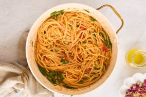 Cooked Meghan Markle pasta in a pot.