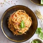 Megan Markle pasta in a bowl.